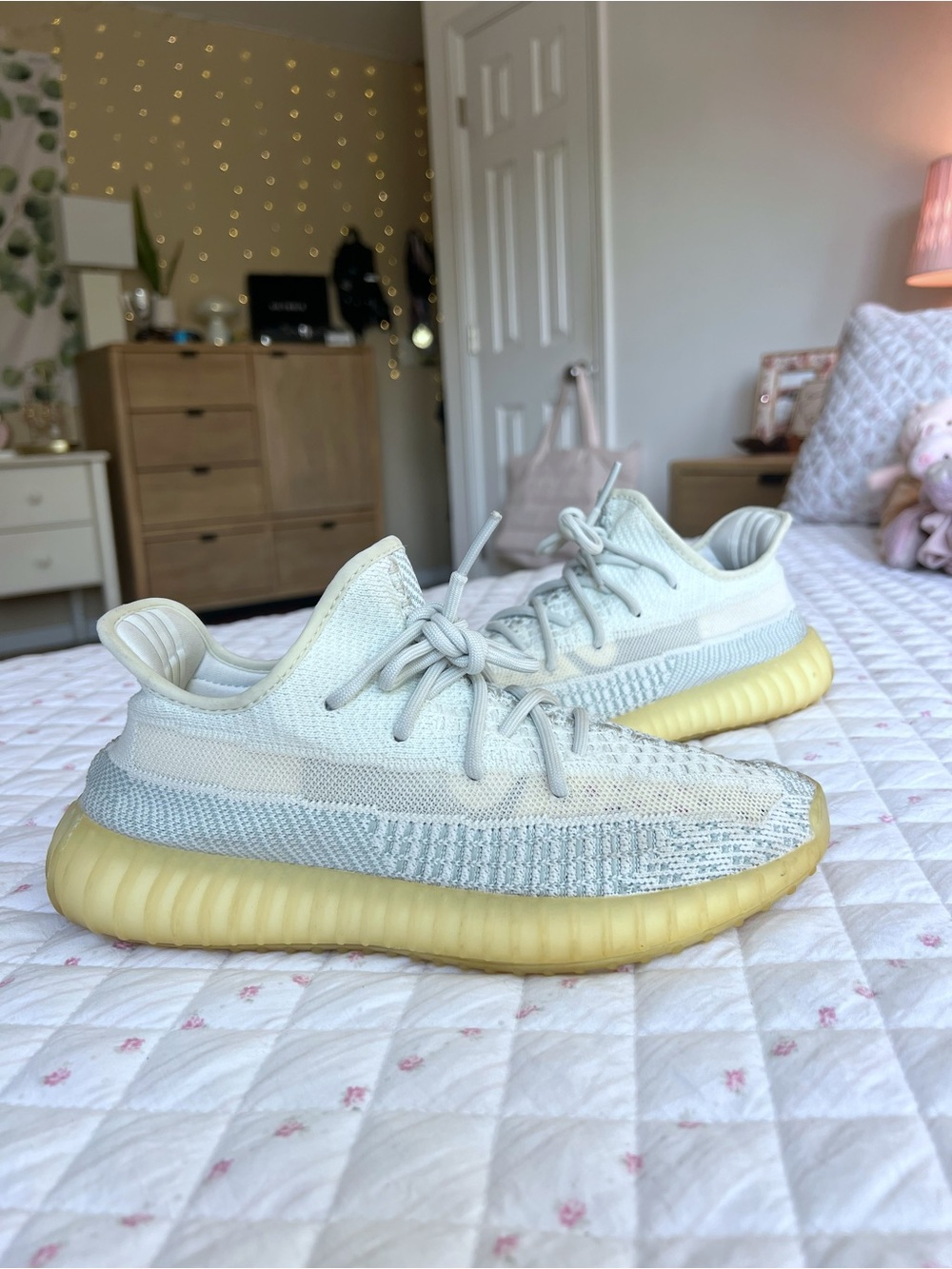 Yeezy Adidas Boost 350 V2 Cloud White Non Reflective Blue White Size 7